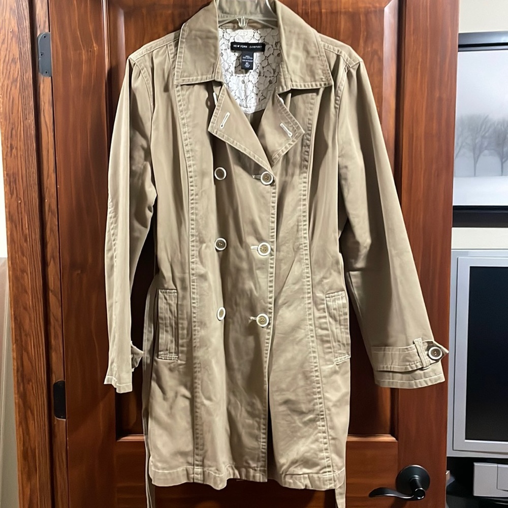 New York and Company short trench coat. Size XL